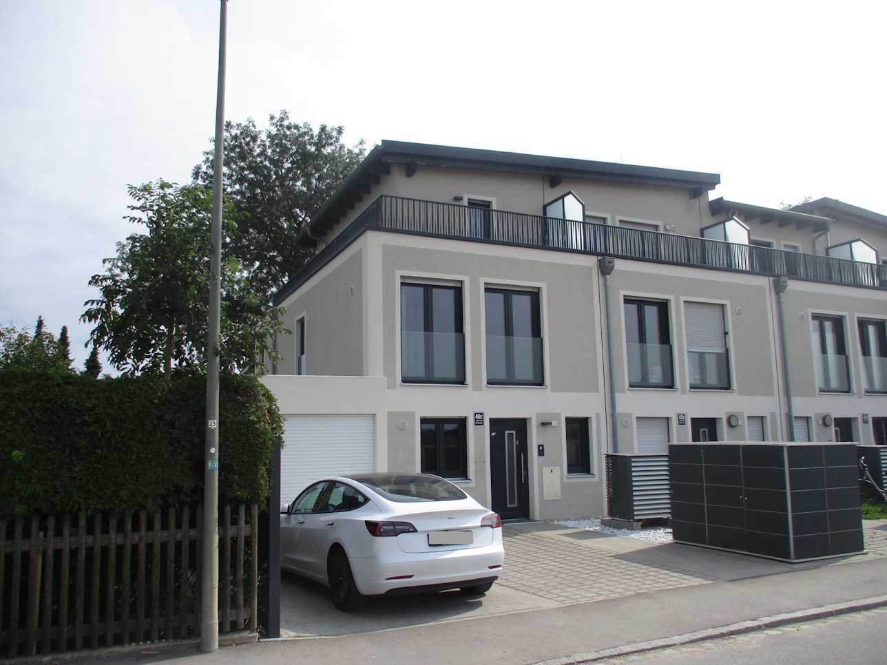 Reihenhaus, Kfz-Stellplatz in München - Bild 3