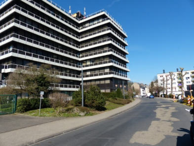 mit einer Metalldoppelgarage bebautes Grundstück in Koblenz - Bild 4