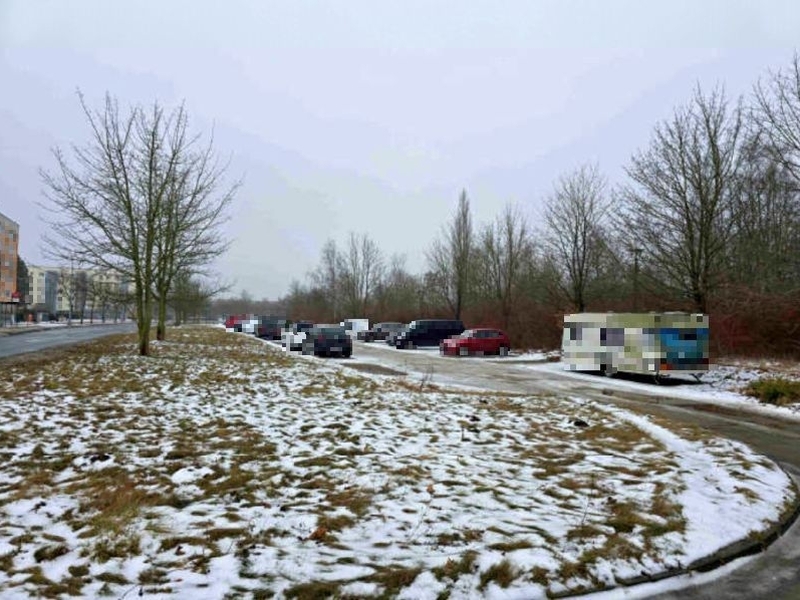 Private Verkehrsfläche (Stellplätze, Großparkplatz) in Rostock - Bild 1