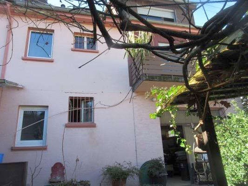 Zweifamilienwohnhaus nebst Stallgebäude und Garten in Edingen - Bild 1
