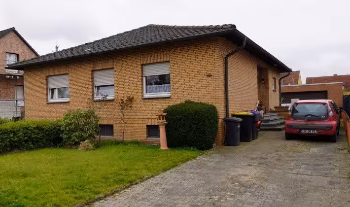 Garage, Einfamilienhaus in Bergkamen - Bild 1