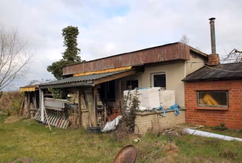 Teilmodernisiertes Einfamilienhaus mit Nebenanlagen in Alt Bukow - Bild 4