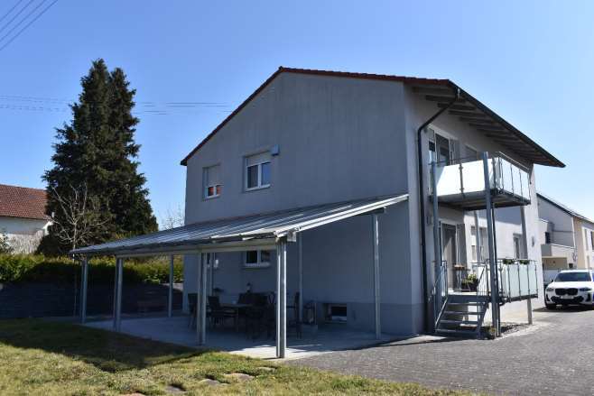 Zweifamilienhaus mit Doppelgarage u. Carport in Ingolstadt - Bild 1