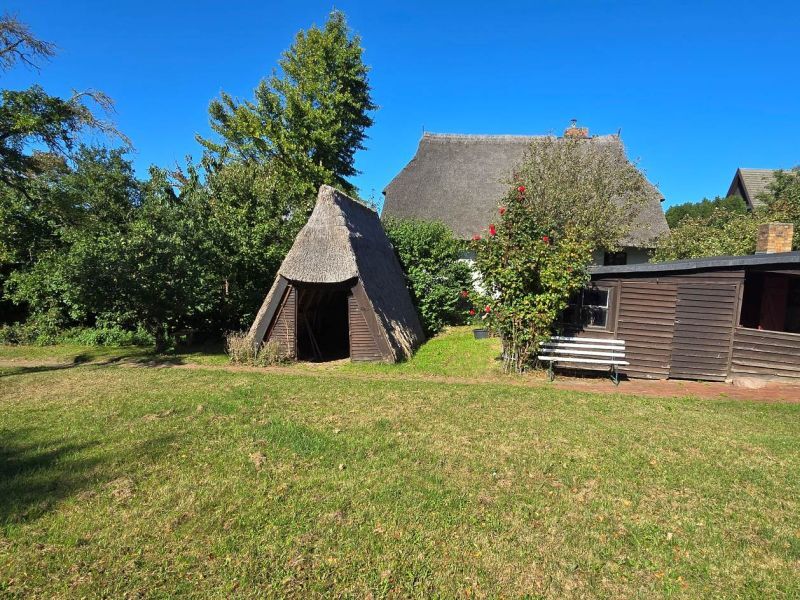 Einfamilienhaus nebst Schuppen, Carport und Finnhütte in Wismar - Bild 1