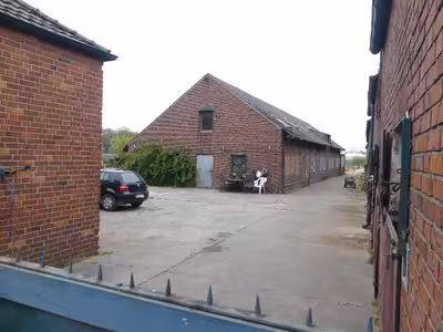 1. Grundstück, bebaut mit Stallgebäuden und einer Betriebsleiterwohnung; 2. Grundstück, bebaut mit Stallgebäuden in Heuweg 2 a, 47625 Kevelaer, Wetten - Bild 1