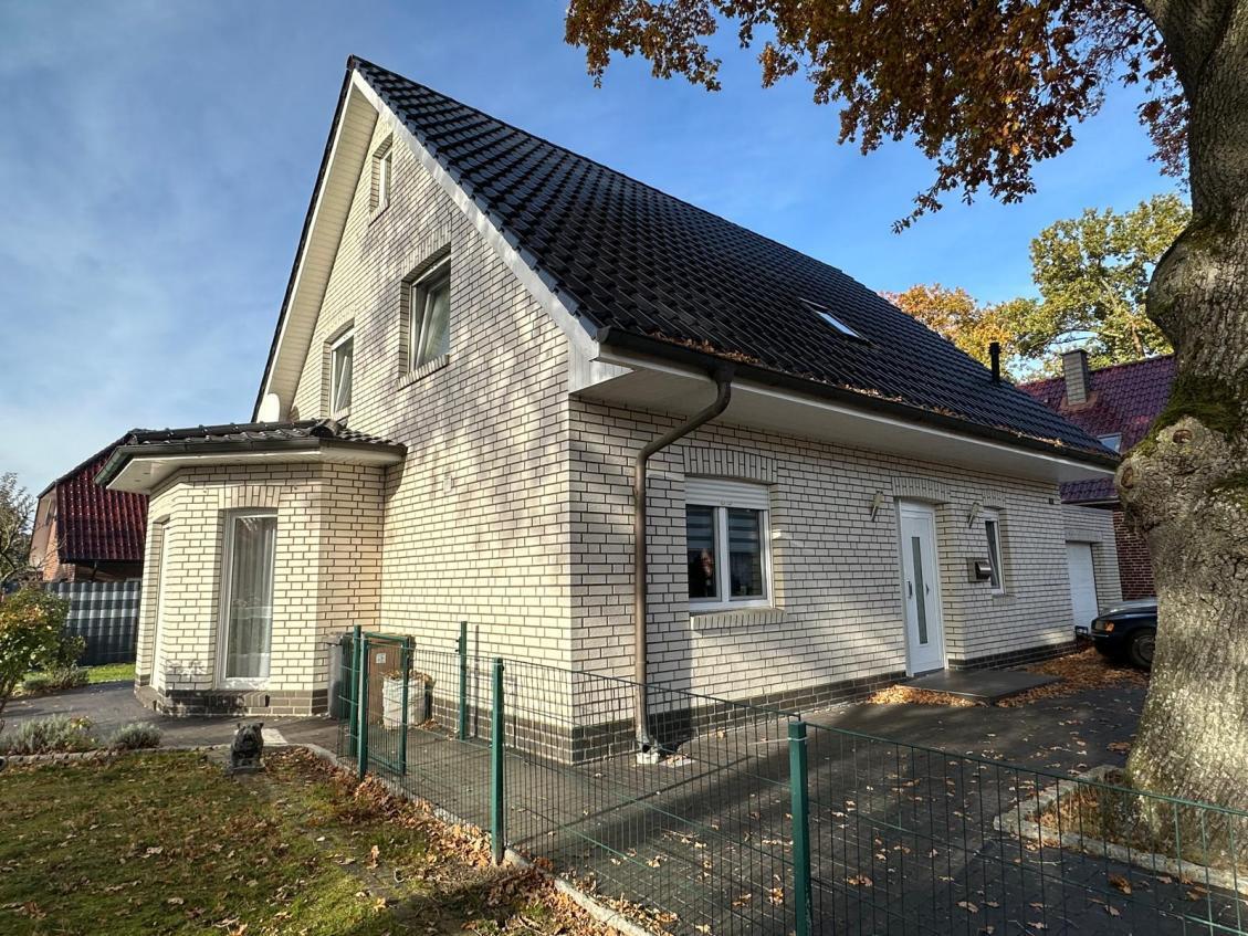 Einfamilienhaus, mit Nebengebäude, nicht unterkellert, Baujahr 2005 in Lathen - Bild 1