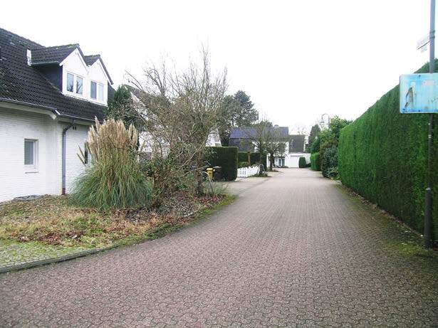 freistehendes Einfamilienhaus mit Garage in Düsseldorf - Bild 1
