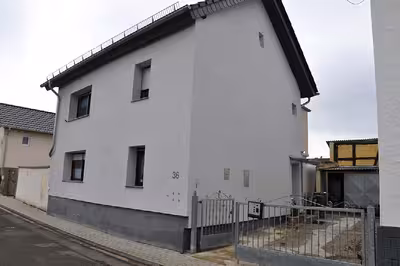 Kfz-Stellplatz, Einfamilienhaus in Münstereifeler Straße 36, 53902 Bad Münstereifel, Arloff - Bild 2