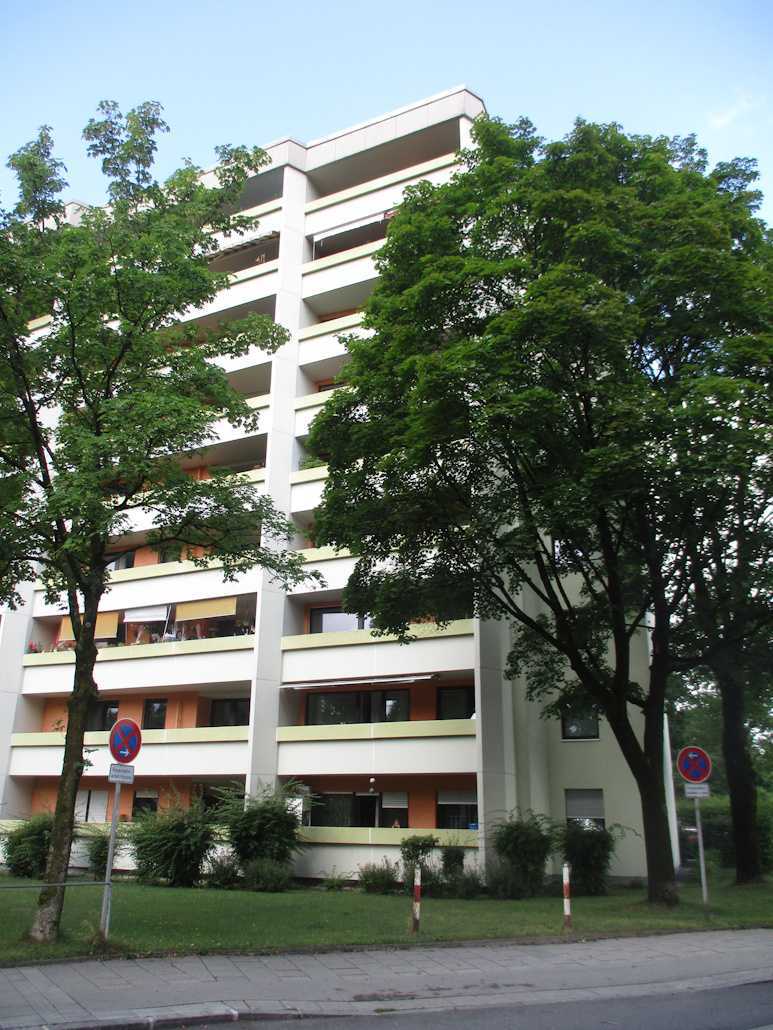 Eigentumswohnung (3 bis 4 Zimmer), Kfz-Stellplatz (Tiefgarage), Kfz-Stellplatz (Tiefgarage) in Unterschleißheim - Bild 1