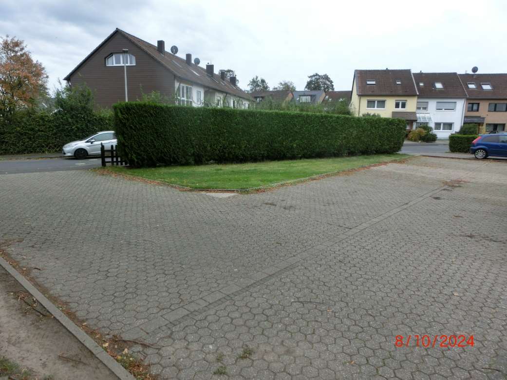 Garage, Einfamilienhaus, Reihenhaus, Anteile an Garagenhoffläche, Zuwegungen und Grünflächen in Siegburg - Bild 1