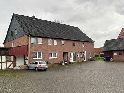 Mehrfamilienhaus in Auf der Amtsseite 6, 37574 Einbeck, Holtensen - Bild 1