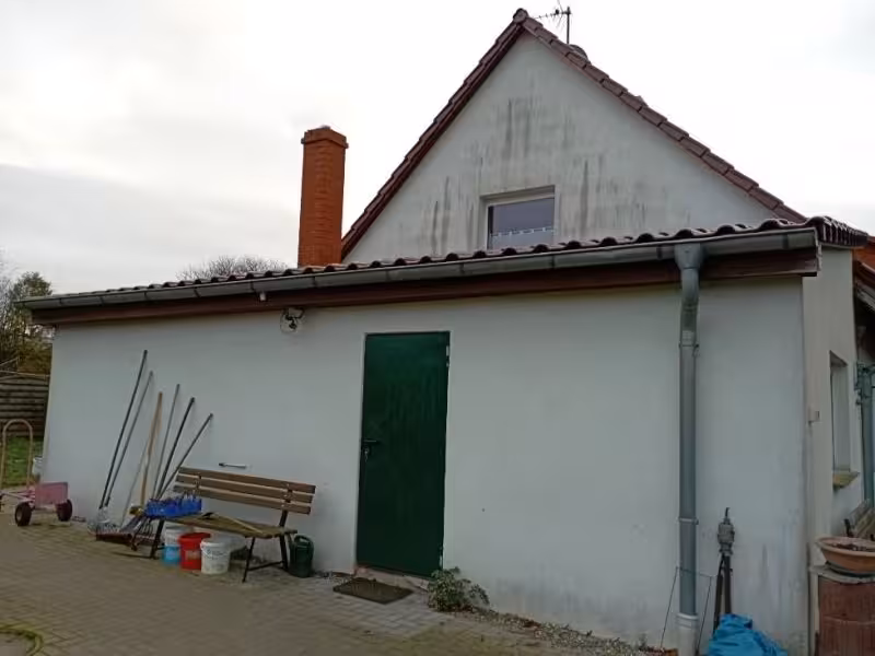 Einfamilienhaus (Doppelhaushälfte) mit Nebengebäuden in Blankenhof - Bild 3