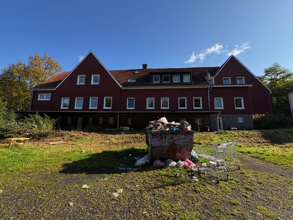 Kfz-Stellplatz, Eigentumswohnung nebst Kellerraum in Bad Oeynhausen - Bild 1