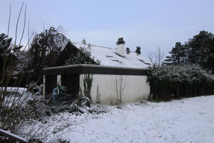 Einfamilienhaus, bei dem zu bewertenden Objekt handelt es sich um ein freistehendes, eingeschossiges und vollständig unterkellertes Einfamilienhaus sowie um eine Doppelgarage. Das Objekt ist zum Wertermittlungsstichtag eingenutzt. in Herten - Bild 2