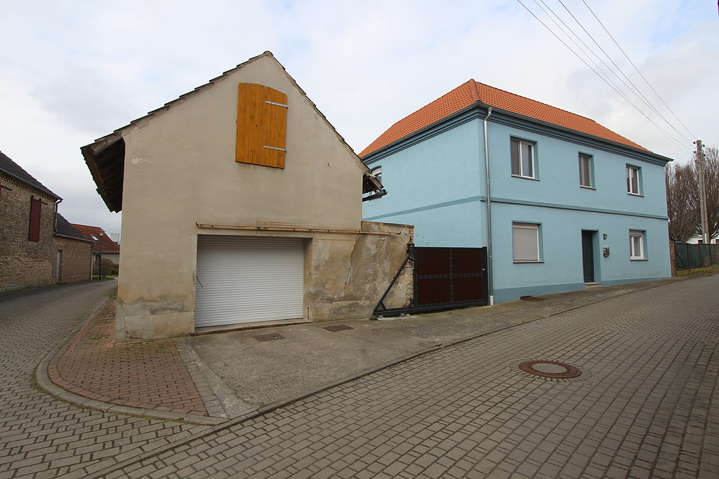 Einfamilienhaus, Wohnbaufläche/Grünanlage in Aschersleben - Bild 1