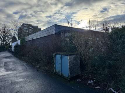 Bungalow und Garage in Duisburg - Bild 3