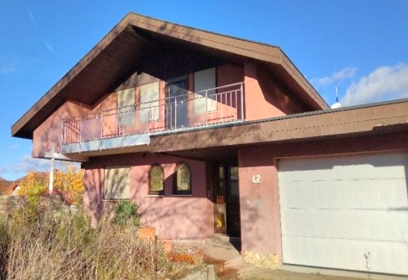 Einfamilienhaus mit Doppelgarage in Unterbalbach - Bild 1