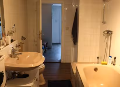 Grundstück bebaut mit Wohnhaus A, Wohnhaus B, Carport in Aura im Sinngrund - Bild 3