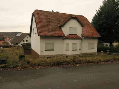 Garage, Mehrfamilienhaus, Einfamilienhaus in Am Waldwinkel 5, 34414 Warburg - Bild 2