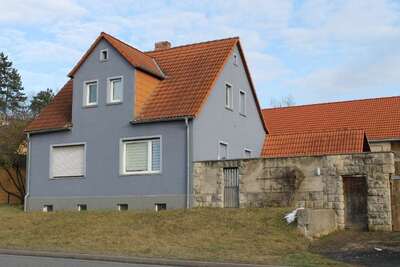 Einfamilienhaus, mit Wirtschaftsgebäude in Freyburger Straße 36, 06632 Balgstädt - Bild 1