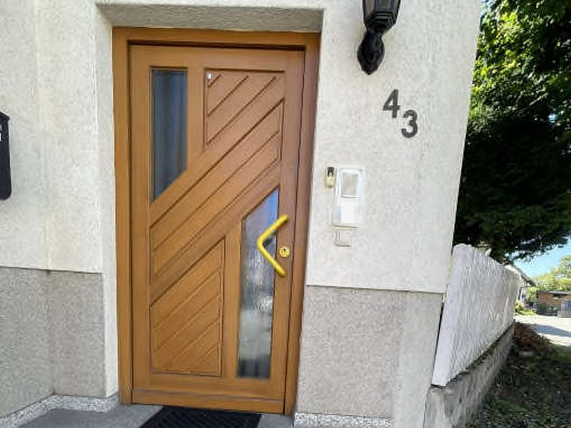 Zweifamilienhaus mit Doppelgarage in Entringen - Bild 3