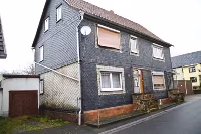Einfamilienhaus in Ernst-Thälmann-Straße  13, 98673 Eisfeld, OT Sachsenbrunn - Bild 2