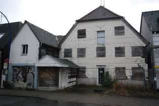 Mehrfamilienhaus, Denkmalschutz, Das Objekt wäre ohne Denkmalschutz abrisswürdig. in Schwerte - Bild 2
