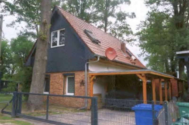 Einfamilienhaus mit Carport und Nebengebäude in Zossen - Bild 1