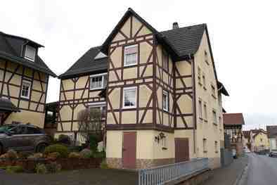 Einfamilienhaus, Mehrfamilienhaus, Sonstiges, Gewerberaum im UG (z. B. Laden, Büro, ...) in Wächtersbacher Straße 62, 63636 Brachttal, Schlierbach - Bild 1