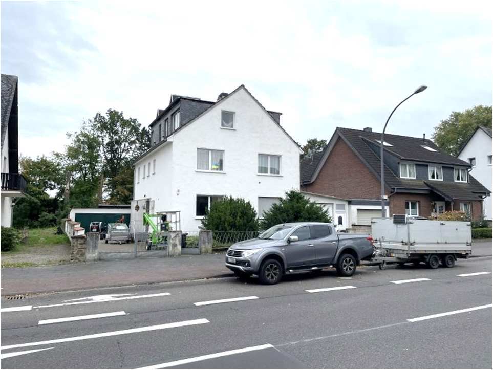 Mehrfamilienhaus, Garage in Köln - Bild 1