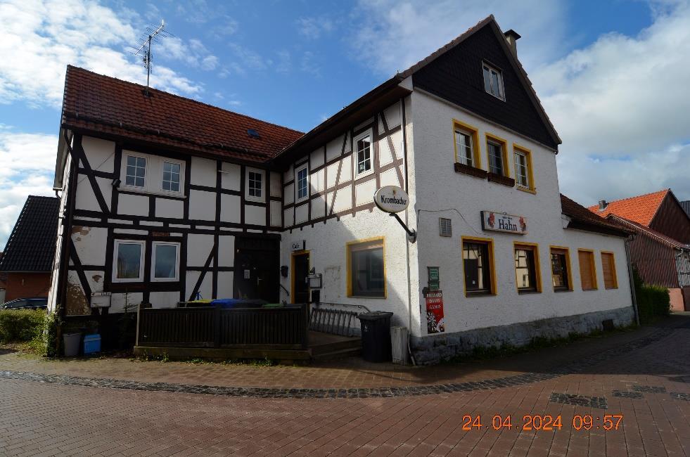 Sonstiges, ehemalige Dorfgaststätte mit Wohnung und Nebengebäuden; Denkmalschutz, Sanierungsfall; die beiden Grundstücke bilden eine wirtschaftliche Einheit in Basdorf - Bild 2
