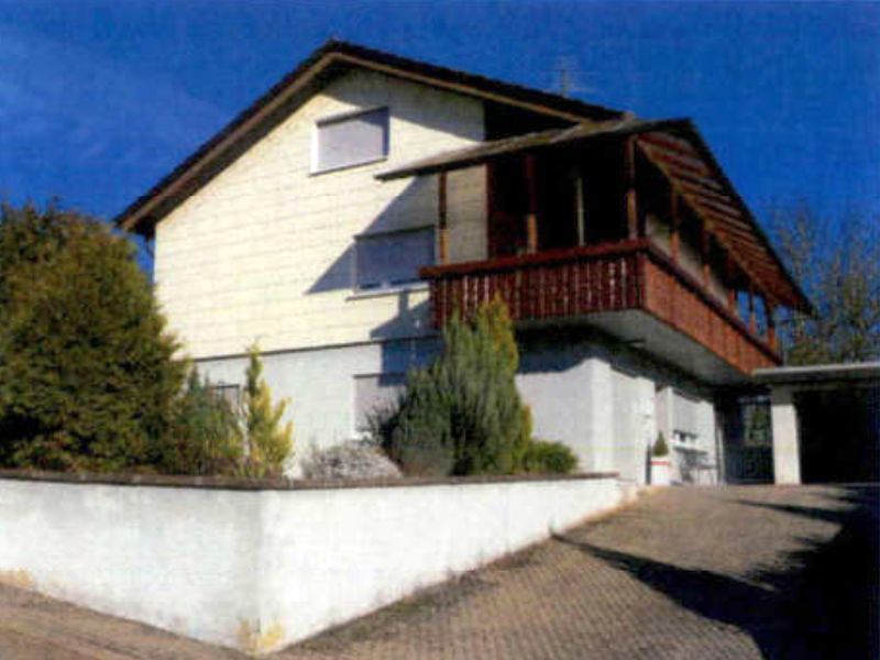 Einfamilienwohnhaus mit Doppelgarage und Einzelgarage in Sinsheim - Bild 1