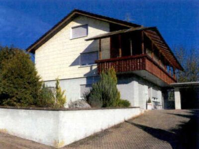 Einfamilienwohnhaus mit Doppelgarage und Einzelgarage in Am Kloster 28, 74889 Sinsheim OT Eschelbach - Bild 1