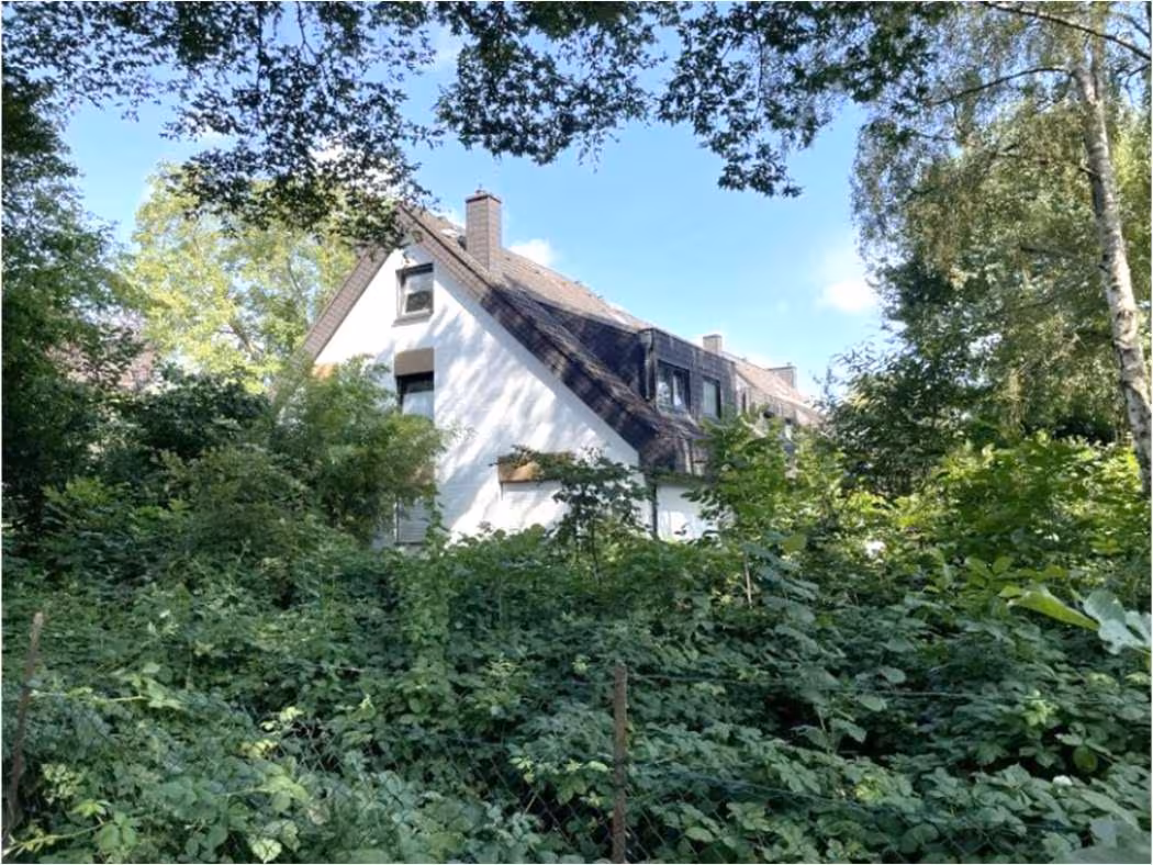 Garage, Eigentumswohnung (3 bis 4 Zimmer), Doppelparker, Wege- und Vorgartenflächen, Wege- und Vorgartenflächen in Köln - Bild 2