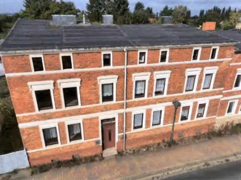 Wohnhaus mit Nebengebäude in Strasburg (Uckermark) - Bild 1