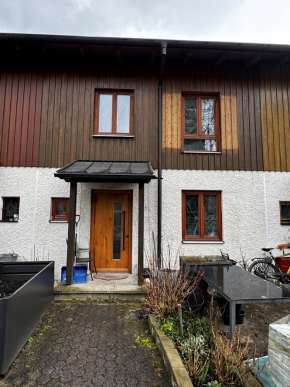 Nr. 1) Reihenmittelhaus; Nr. 2) Miteigentumsanteil an Tiefgaragenstellplatz Nr. 17, Nr. 3) Tiefgaragenstellplatz; Nr. 4) Verkehrsfläche, Freifläche in Nr. 1) Müllnerhorngasse  25, 83435 Bad Reichenhall, Nr. 2) + Nr. 3)  An der Müllnerhorngasse; Nr. 4) Nähe Müllnerhorngasse - Bild 2