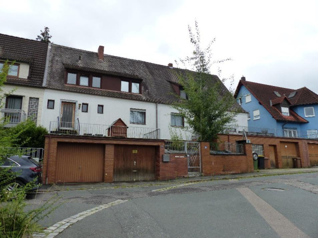 Einfamilienhaus, Garage, Teil von EfH, Teil von EfH mit Doppelgarage in Oberasbach - Bild 1