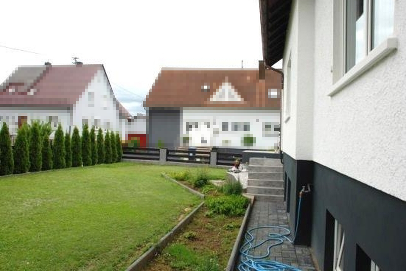 Einfamilienwohnhaus mit Nebengebäude in Felldorf - Bild 2