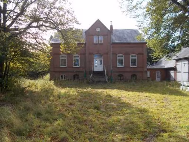 Wohnhaus und und ehem. Stallgebäude in Galmsbüll - Bild 1