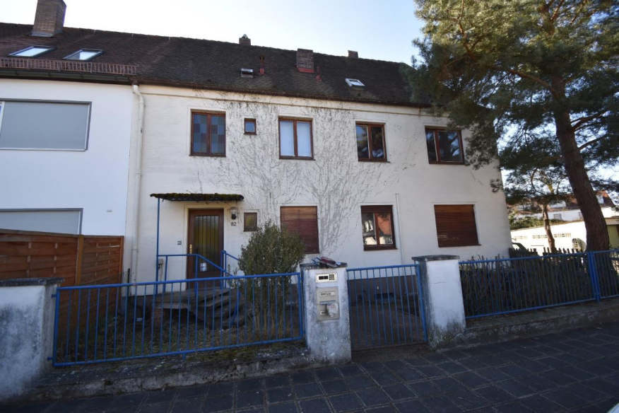 Mehrfamilienhaus, Garage, Dreifamilienhaus (Reiheneckhaus), Doppelgarage in Nürnberg - Bild 1
