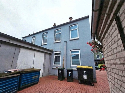 Gebäude eines ehem. Baustoffmarktes mit Küchenstudio in Busdorfer Straße 11, 24837 Schleswig - Bild 1