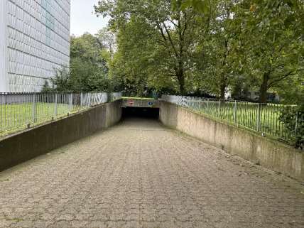 Eigentumswohnung und Tiefgaragenstellplatz in Duisburg - Bild 2