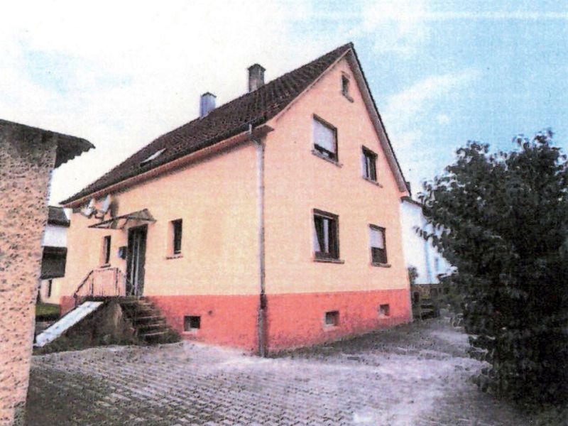Einfamilienhaus mit Nebengebäude, Doppel- und Einzelgarage in Bad Rappenau - Bild 2