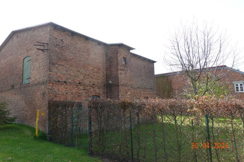 Einfamilienhaus mit Nebengebäuden in Stavenhagen - Bild 4