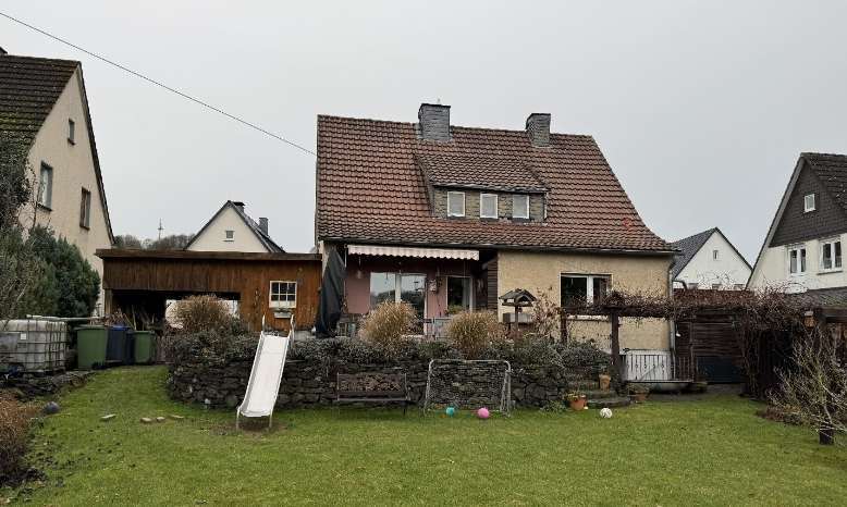 Einfamilienhaus, Carport für 2 PKW in Brilon - Bild 1