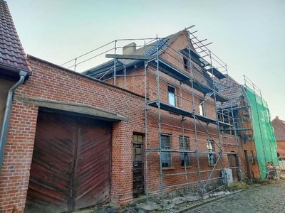 Ehem. Wohnhaus (stark ruinöser Zustand) in Bergstraße 1, 19386 Lübz - Bild 1