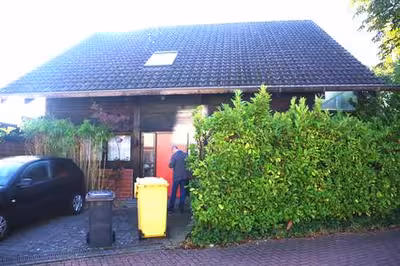 Garage, Einfamilienhaus in Am Wannloch 32, 41472 Neuss, Holzheim - Bild 2