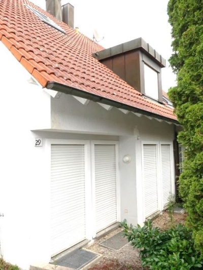 Wohnhaus/Doppelhaushälfte mit Carport in Wasserbachstraße 29, 71229 Leonberg - Bild 1
