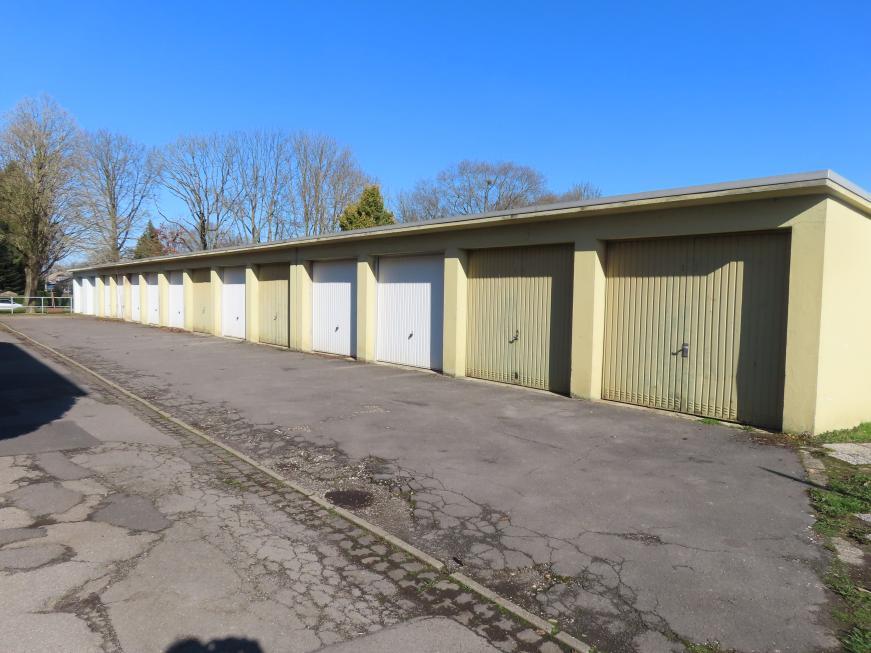 Grundstück mit Garagenzeile in Alsdorf - Bild 1