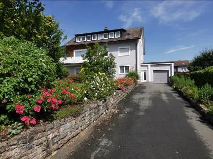 Mehrfamilienhaus mit Massivgarage und Fertiggarage in Hof - Bild 3